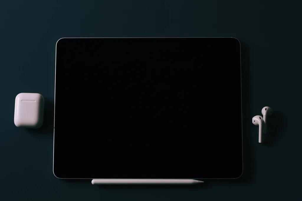 How to Connect AirPods to Chromebook with Only One AirPod
